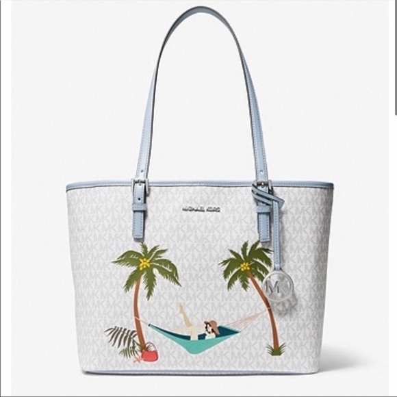 MICHAEL KORS
Jet Set Girls Travel Medium Printed Logo
Tote Bag - Picture 2 of 4